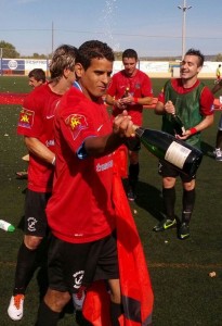 Los jugadores celebraron la clasificación con cava
