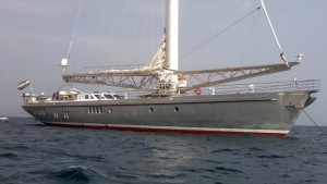 El Dwinger es un velero de bandera holandesa con 47 metros de eslora y un precio de más de 40 millones de euros.