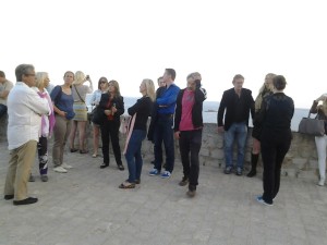 En la imagen, un momento del recorrido por los baluartes de Dalt Vila.
