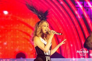La artista australiana Kylie Minogue, durante un momento de su actuación. Foto: R. Castaño