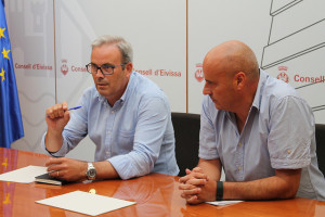 Vicent Torres y José Luis Benítez, durante la reunión de esta mañana.