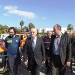 Pere Perelló y Vicent Marí pasan revista a los vehículos de Protección Civil.