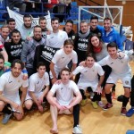 La afición de la Peña despide Toni Rosselló en la pista