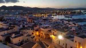 Imagen del barrio de Sa Penya, en la noche del lunes, horas antes del desalojo.