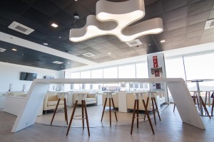 La sala VIP de AENA cuenta con alrededor de 190 m2 y tiene capacidad para acoger a 40 personas.