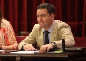 El diputado Miquel Jerez en el Parlament balear.