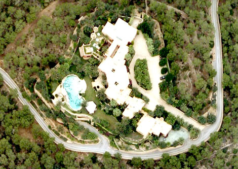 Imagen de la mansión de Cretu antes de la demolición, capturada en una imagen de satélite. Foto: Google Earth.