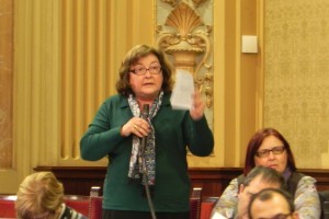 Imatge d'arxiu d'una intervenció d'Esperança Marí al Parlament Balear.