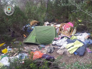Imatge del campament trobat a sa Talaia. Foto: Ajuntament de Sant Antoni.