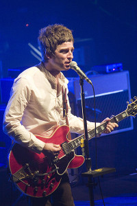Gallagher no pudo soportar la idea de tener al cantante y ex casco azul James Blunt como vecino.  Foto: snowmanradio (Wikipedia)