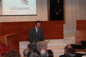 El presidente del Govern balear, Jose Ramón Bauzà, durante su discurso. Fue el único momento en el que pudimos escuchar su voz. Foto: Consell d'Eivissa.