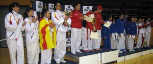 El equipo balear de kumite femenino repitió en el primer puesto del podio.