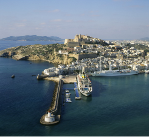 Los delincuentes habrían viajado de Eivissa a Dènia a bordo del mismo barco que su víctima. Foto: portsdebalears.com
