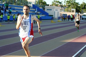Salva Crespo se impuso en los 400 metros lisos con una marca de 49:85. minutos.