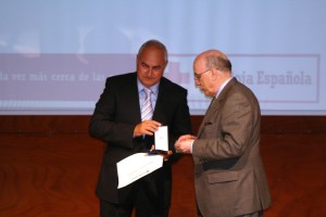 Rafael Vila García, ex presidente de Cruz Roja Eivissa, recibió una medalla de plata de honor. 