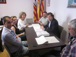 En la fotografía, un momento de la reunión en la que se ha presentado el proyecto. 