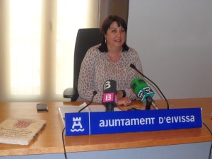 La concejala de Cultura, Lina Sansano, ha explicado que el Ayuntamiento de Vila destinado este año a la organización de Eivissa Medieval 135.000 euros, 15.000 euros menos que el año anterior.