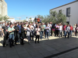 Decenas de formenterenses han dado su apoyo al matrimonio del quiosco La Franja