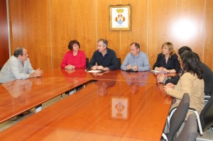 Reunió entre membres de la PAH i del govern del Consell Insular d'Eivissa. Foto: Consell d'Eivissa.