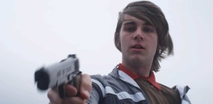 El joven actor Rik Barnett, en un fotograma de 'Rebels Without a Clue', la película que le valió el premio del Ibiza Film Festival en 2010. 