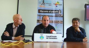 Sergio Jiménez toma la palabra durante la presentación de la V Mitja Marató de Formentera.