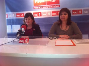 Silvia Limones, junto a Patricia Abascal, en una rueda de prensa de la FSE-PSOE.