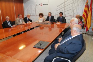 Reunió entre el president del Consell Insular d'Eivissa, Vicent Serra, i els representants de les quatre acadèmies. Foto: Consell Insular d'Eivissa,