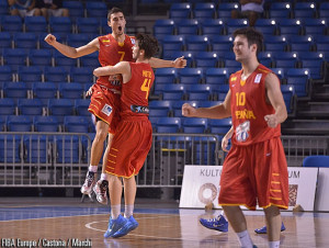 Jaime Fernández celebra la canasta que dio el triunfo a España ante Israel. Foto: FIBA Europe