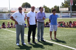 Vicent Marí toma la palabra junto a Pepe Reina, Labi y Juan Marí. Fotos: C. V.