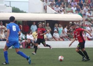 Unos 150 aficionados del Formentera tienen previsto desplzarse al campo de la Peña para ver el partido. Foto: V. R.