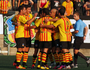 El Sant Andreu celebra uno de los dos goles que logró el sábado ante el Olot.