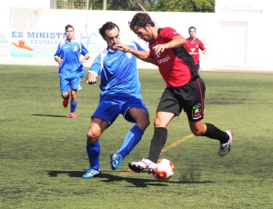 Piquero dribla a un adversario