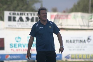 Mario Ormaechea, entrenador de la Peña Deportiva, durante el partido de este domingo ante el Alcúdia.