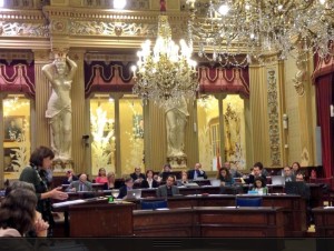 Francina Armengol durant una intervenció al Parlament. Foto: Twitter Francina Armengol.