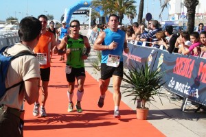 Rafa Triguero, conseller d'Esports, en el momento de finalizar la carrera de 8 kilómetros.