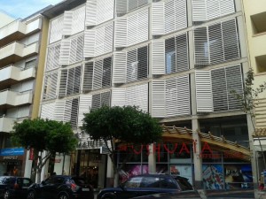 Vista de la fachada de las oficinas de Empresas Matutes donde se efectuó el robo. Foto: M.S.