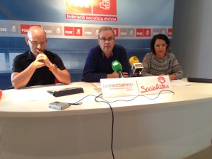 Alfonso Molina, Vicent Torres i Sofía Hernanz durant la roda de premsa. Foto: FSE-PSOE.