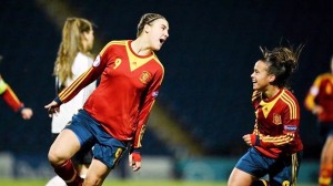 Patricia Guijarro celebra el gol conseguido por España en el minuto 9 de la final.