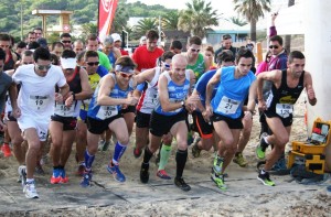 Un total de 54 atletas tomaron la salida en la carrera disputada en Playa d'en Bossa. 