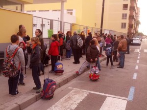 Imatge d'una protesta davant l'escola de sa Bodega. Foto: V.R.