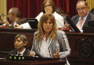 La consellera Joana Maria Camps al Parlament balear.  Foto: Ara Balears