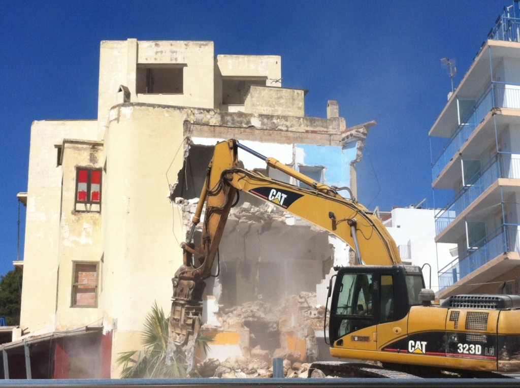 Demolición del edificio. Foto: D.V.