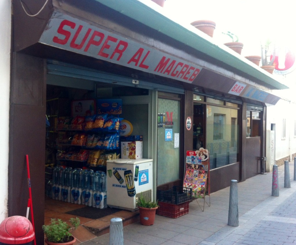 Fachada del supermercado Al-Magreb. Foto: D.V.