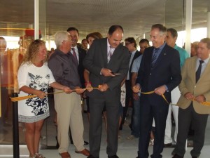 L'alcalde de Santa Eulària, Vicent Marí, inaugurant el nou Centre Cultural.