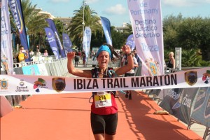 La francesa Sandrine Douarin se estrenó en Ibiza con victoria en la Medium Trail.