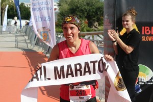 Rosa Valls fue la vencedora en la categoría femenina y tercera en la general en la Trail Maratón.