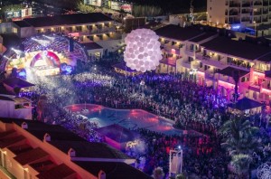 Ushuaïa Ibiza ha conseguido meterse entre las diez mejores discotecas del mundo.