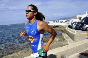 Albert Ribas (CN Eivissa Triatló) durante el triatlón disputado este domingo en Palma. Foto: Elitechip
