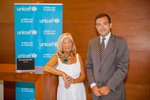 Los responsables de ambas entidades durante la firma del convenio en el Ibiza Gran Hotel