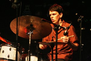 El baterista Ivo Sans durante un momento de su actuación en el Eivissa Jazz.